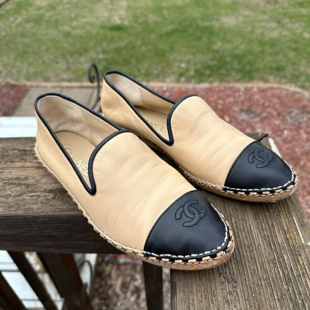 CHANEL 19C Lambskin Beige/Black Mocassins Loafers W/Box women's Size 40